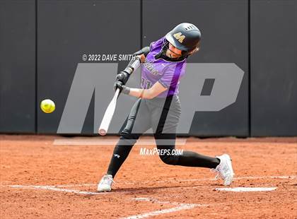 Thumbnail 2 in Muscatine vs Regina (Varsity Classic) photogallery.