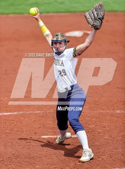 Thumbnail 2 in Muscatine vs Regina (Varsity Classic) photogallery.