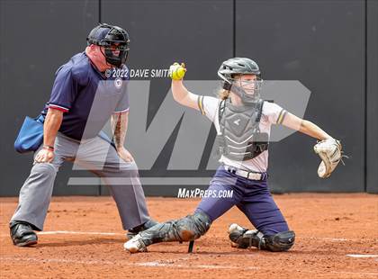Thumbnail 2 in Muscatine vs Regina (Varsity Classic) photogallery.
