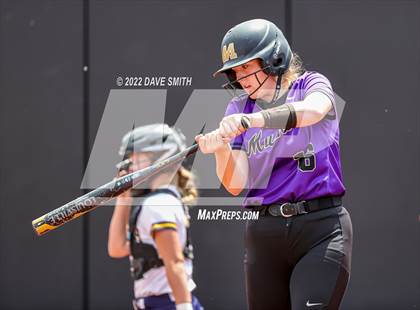 Thumbnail 2 in Muscatine vs Regina (Varsity Classic) photogallery.