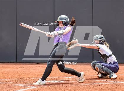 Thumbnail 2 in Muscatine vs Regina (Varsity Classic) photogallery.