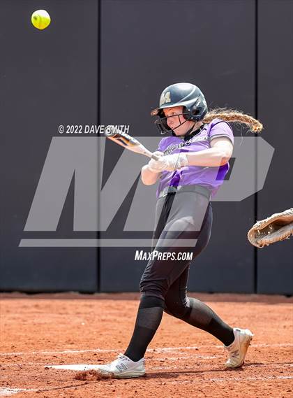 Thumbnail 3 in Muscatine vs Regina (Varsity Classic) photogallery.