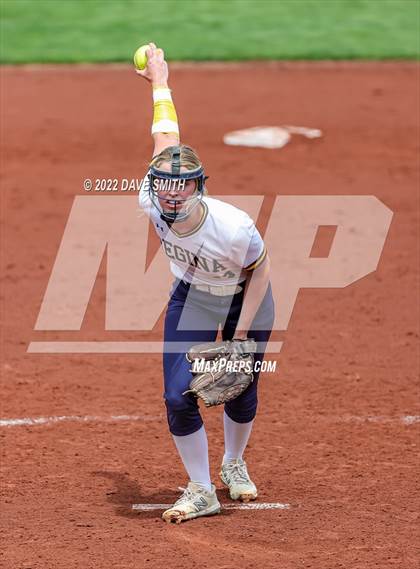 Thumbnail 2 in Muscatine vs Regina (Varsity Classic) photogallery.