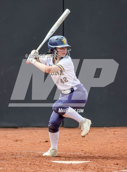 Thumbnail 2 in Muscatine vs Regina (Varsity Classic) photogallery.
