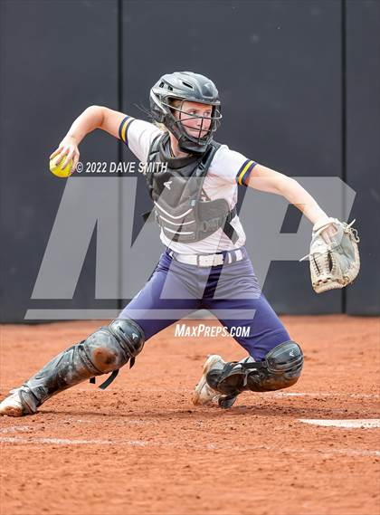 Thumbnail 3 in Muscatine vs Regina (Varsity Classic) photogallery.