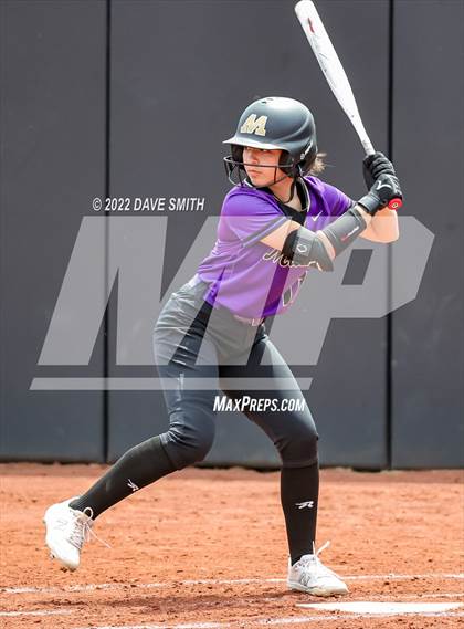 Thumbnail 2 in Muscatine vs Regina (Varsity Classic) photogallery.