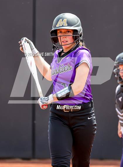 Thumbnail 3 in Muscatine vs Regina (Varsity Classic) photogallery.