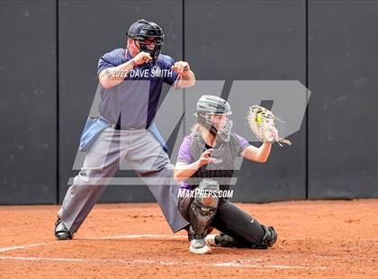 Thumbnail 1 in Muscatine vs Regina (Varsity Classic) photogallery.