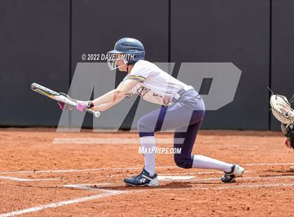 Thumbnail 2 in Muscatine vs Regina (Varsity Classic) photogallery.