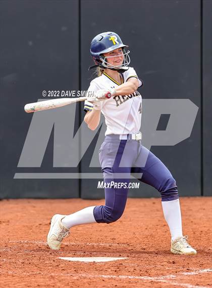 Thumbnail 3 in Muscatine vs Regina (Varsity Classic) photogallery.