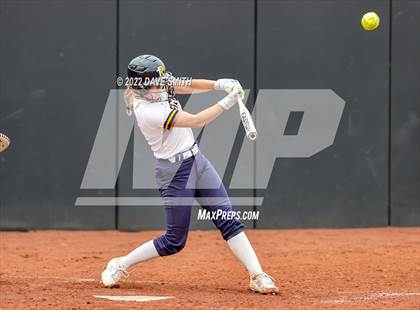 Thumbnail 2 in Muscatine vs Regina (Varsity Classic) photogallery.