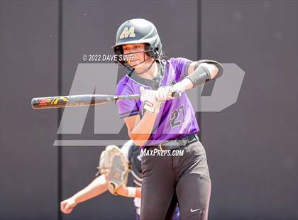 Thumbnail 3 in Muscatine vs Regina (Varsity Classic) photogallery.