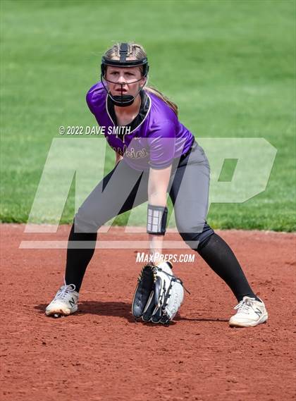 Thumbnail 2 in Muscatine vs Regina (Varsity Classic) photogallery.