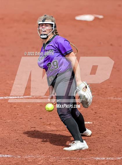 Thumbnail 1 in Muscatine vs Regina (Varsity Classic) photogallery.
