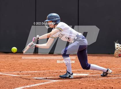 Thumbnail 1 in Muscatine vs Regina (Varsity Classic) photogallery.