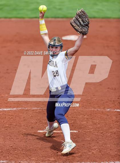 Thumbnail 2 in Muscatine vs Regina (Varsity Classic) photogallery.