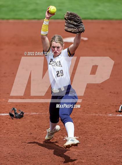 Thumbnail 2 in Muscatine vs Regina (Varsity Classic) photogallery.