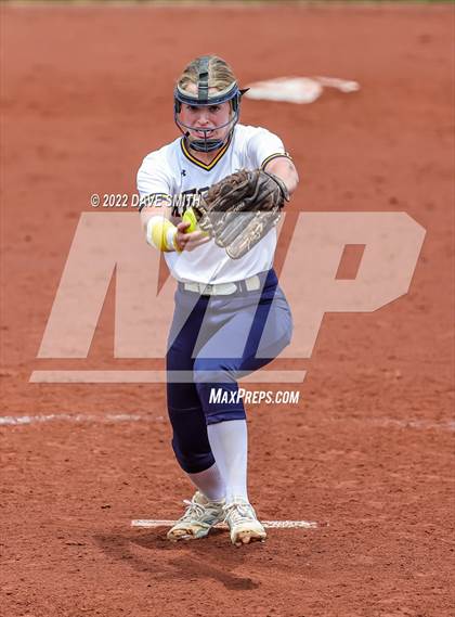 Thumbnail 3 in Muscatine vs Regina (Varsity Classic) photogallery.