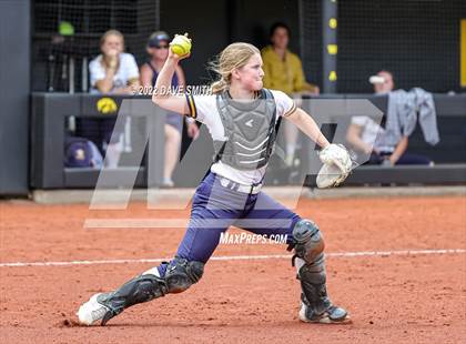 Thumbnail 1 in Muscatine vs Regina (Varsity Classic) photogallery.