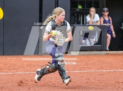 Thumbnail 3 in Muscatine vs Regina (Varsity Classic) photogallery.
