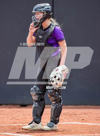 Thumbnail 1 in Muscatine vs Regina (Varsity Classic) photogallery.
