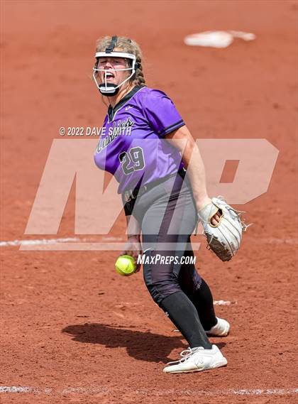 Thumbnail 3 in Muscatine vs Regina (Varsity Classic) photogallery.