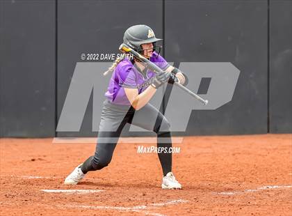 Thumbnail 2 in Muscatine vs Regina (Varsity Classic) photogallery.