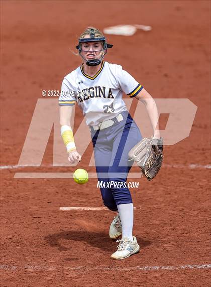 Thumbnail 3 in Muscatine vs Regina (Varsity Classic) photogallery.