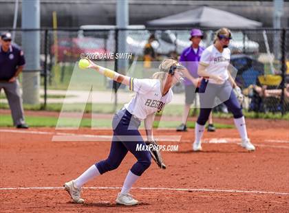 Thumbnail 2 in Muscatine vs Regina (Varsity Classic) photogallery.