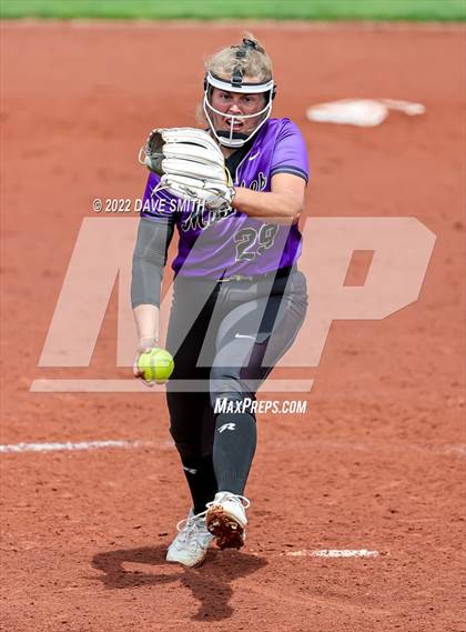 Thumbnail 1 in Muscatine vs Regina (Varsity Classic) photogallery.