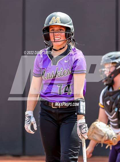 Thumbnail 1 in Muscatine vs Regina (Varsity Classic) photogallery.