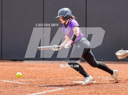 Thumbnail 3 in Muscatine vs Regina (Varsity Classic) photogallery.