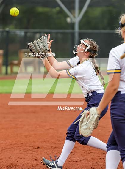Thumbnail 1 in Muscatine vs Regina (Varsity Classic) photogallery.