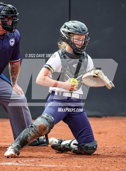 Thumbnail 1 in Muscatine vs Regina (Varsity Classic) photogallery.