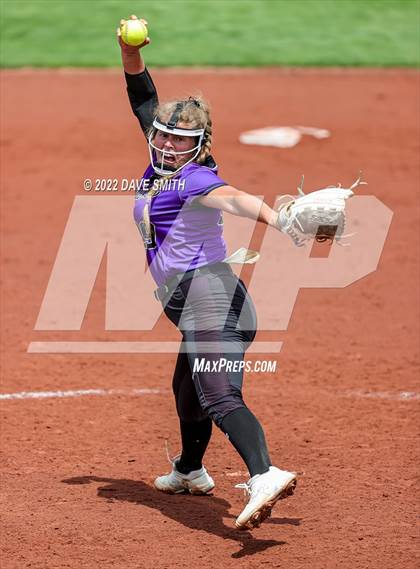 Thumbnail 1 in Muscatine vs Regina (Varsity Classic) photogallery.