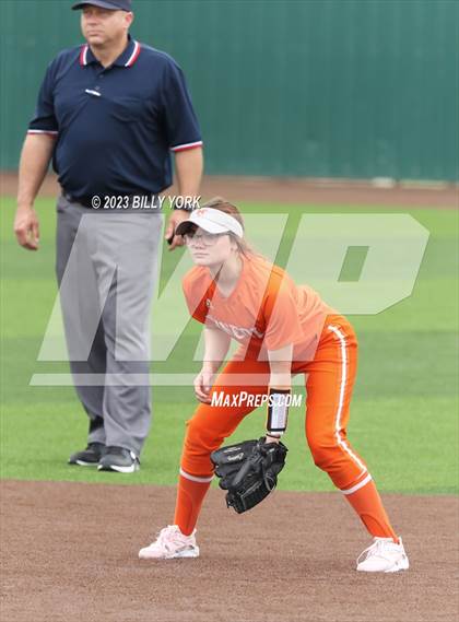 Thumbnail 2 in Grand Saline vs Mineola photogallery.
