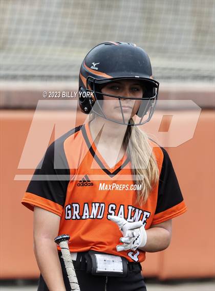 Thumbnail 2 in Grand Saline vs Mineola photogallery.