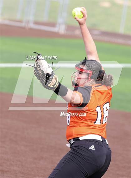 Thumbnail 1 in Grand Saline vs Mineola photogallery.