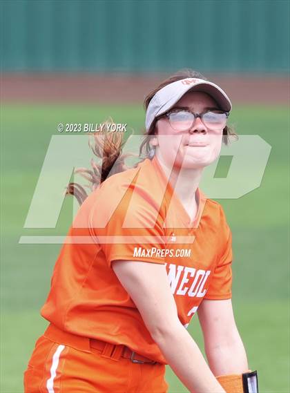 Thumbnail 3 in Grand Saline vs Mineola photogallery.