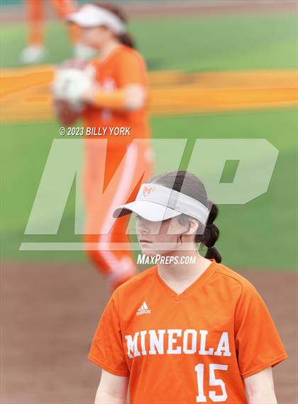 Thumbnail 2 in Grand Saline vs Mineola photogallery.