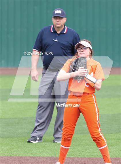 Thumbnail 2 in Grand Saline vs Mineola photogallery.
