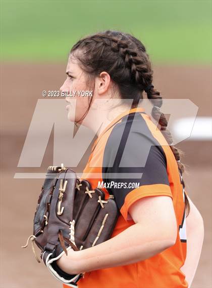Thumbnail 3 in Grand Saline vs Mineola photogallery.