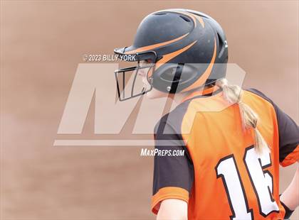 Thumbnail 3 in Grand Saline vs Mineola photogallery.