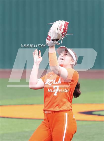 Thumbnail 3 in Grand Saline vs Mineola photogallery.