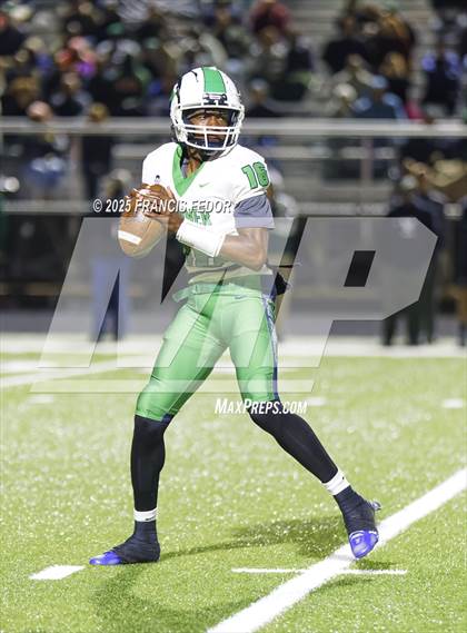 Thumbnail 1 in Sumner @ Venice (FHSAA 7A Regional Final) photogallery.