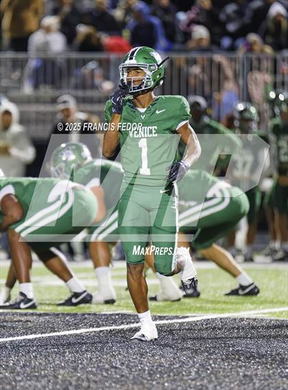 Thumbnail 2 in Sumner @ Venice (FHSAA 7A Regional Final) photogallery.