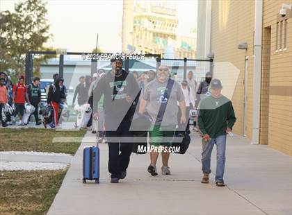 Thumbnail 1 in Sumner @ Venice (FHSAA 7A Regional Final) photogallery.