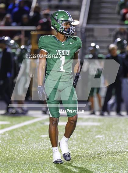 Thumbnail 2 in Sumner @ Venice (FHSAA 7A Regional Final) photogallery.