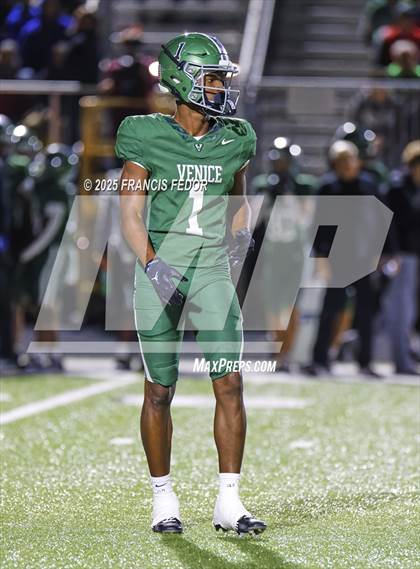 Thumbnail 3 in Sumner @ Venice (FHSAA 7A Regional Final) photogallery.