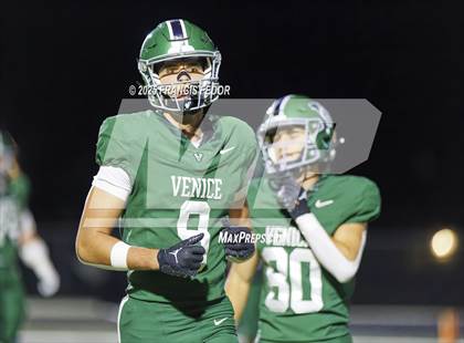 Thumbnail 3 in Sumner @ Venice (FHSAA 7A Regional Final) photogallery.